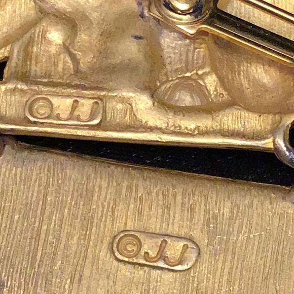 Vintage Signed JJ - Jonette -Nurses Make It All Better! ~Dangling Charm Brooch - - Picture 5 of 6